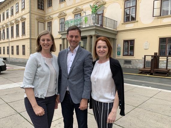 Starkes Team in Graz-Umgebung: Landesrätin Barbara Eibinger-Miedl, Abgeordneter zum Nationalrat Ernst Gödl und die designierte EU-Abgeordnete Simone Schmiedtbauer (©Paulmichl)