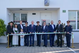 Inspektionskommandant Thomas Kuttroff, Innenminister Gerhard Karner und Nationalratsabgeordneter Ernst Gödl (C) BMI Jürgen Makowecz